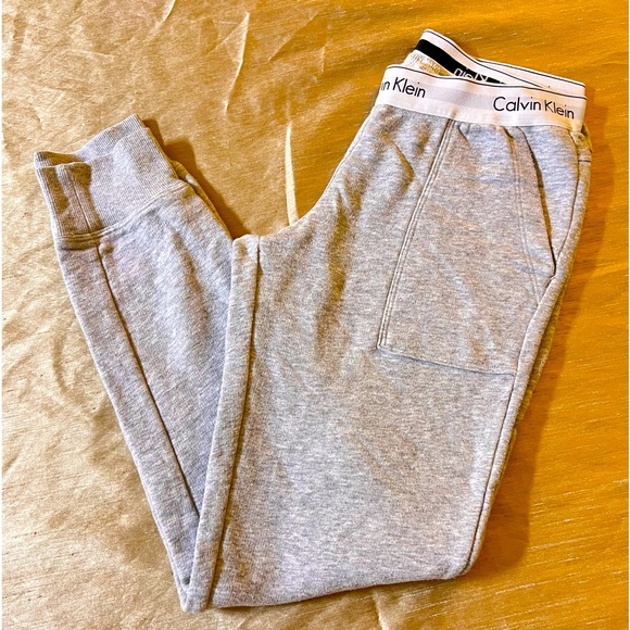 - CALVIN KLEIN GRAY “LOGO WAISTBAND” TAPERED JOGGERS/SWEATPANTS - Picture 3 of 7
